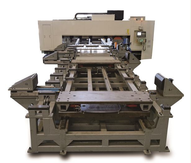 Produtor Sênior e Máquina de Fresar e Serrar CNC Multifuncional na Índia